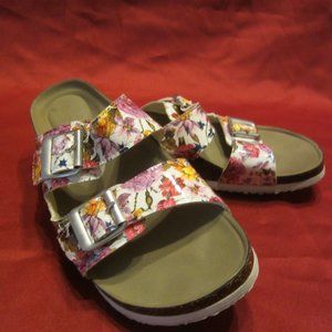 MADDEN GIRL BLAIRR, GIRLS/WOMENS FLORAL SANDALS SIZE 6M